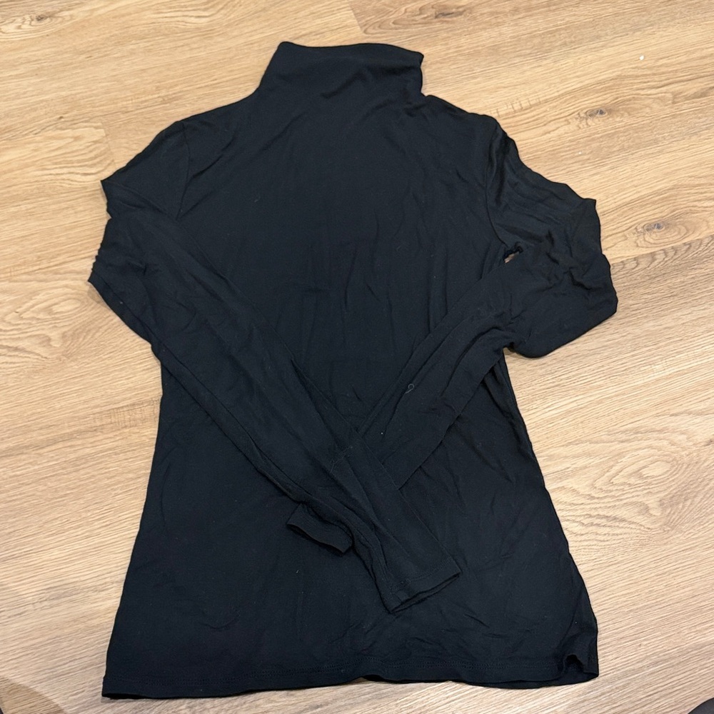 Aritzia Black Long Sleeve Turtleneck Top